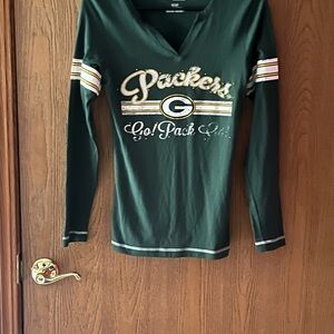 Team Apparel Women's NFL Green Shirt